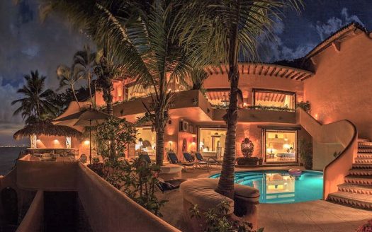 VILLA McFUEGO